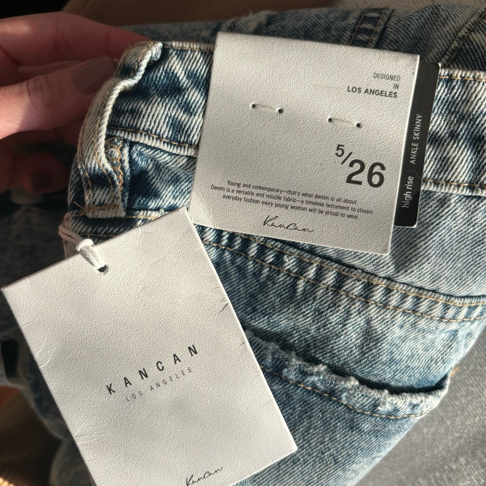 NWT KanCan Amy High Rise Mom Fit Denim Jeans - Picture 7 of 7